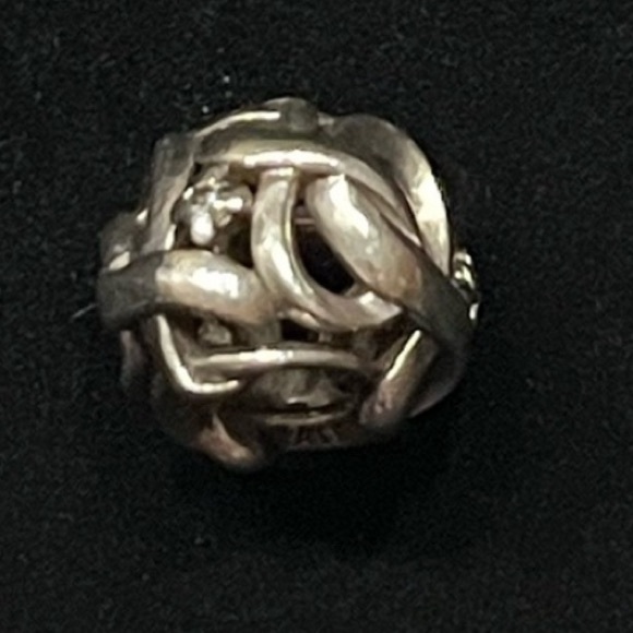 Pandora infinity knot charm - Picture 2 of 10